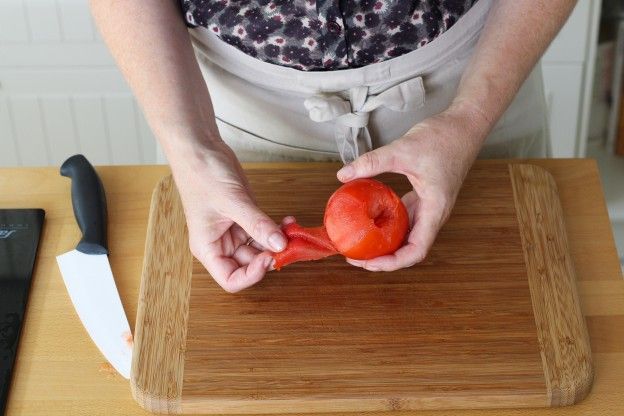 Retirar a pele dos tomates