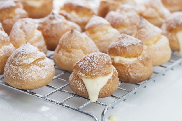 Petits choux com creme de confeiteiro