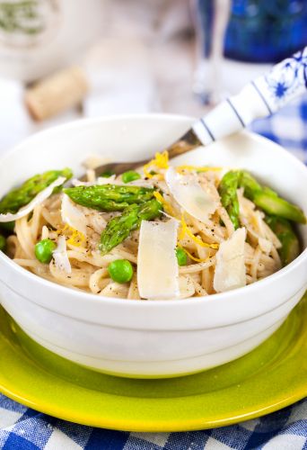 Espaguete com pontas de aspargos