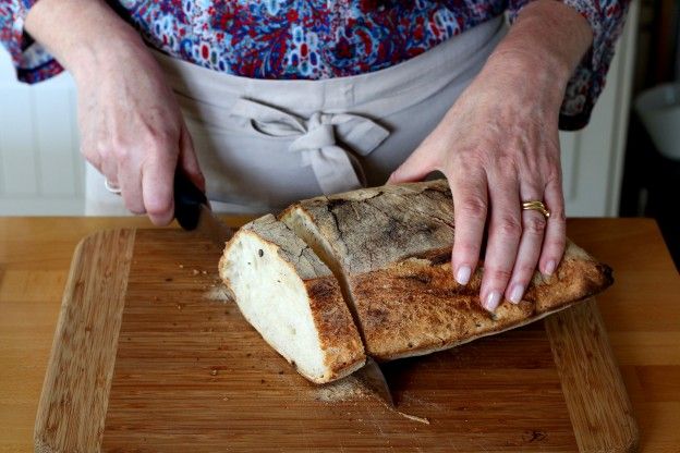Cortar e torrar o pão