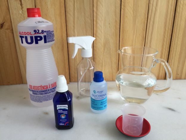 Ingredientes básicos para 1 litro de álcool gel: