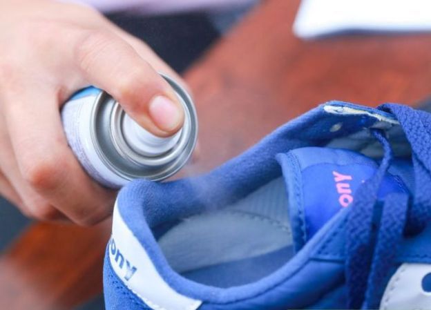 <strong>3. Desodorize tênis </strong>