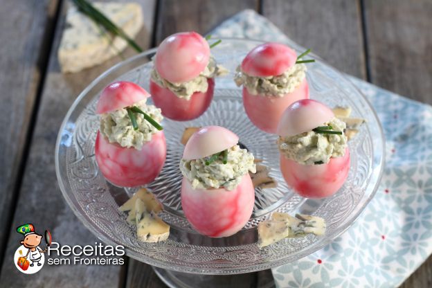 Ovos marmorizados com beterraba