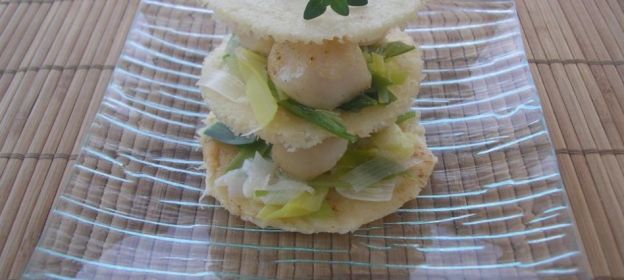 Mil folhas de vieiras e alho poró