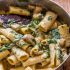 18. Rigatoni com creme de espinafre e alcachofra