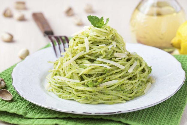 Macarrão ao pesto de basilic