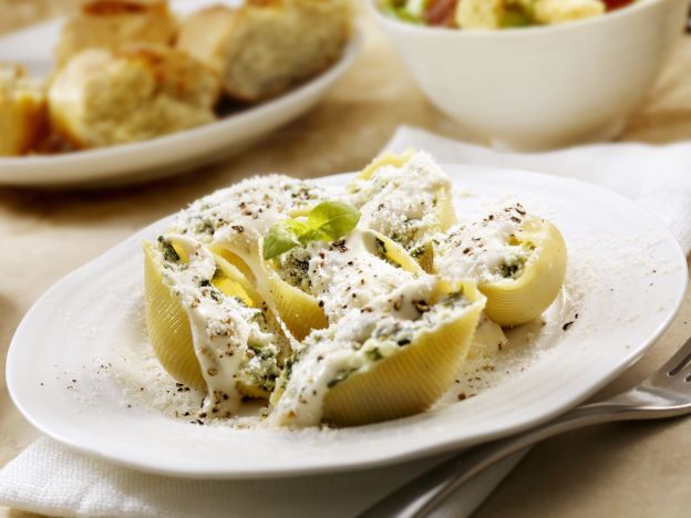 Conchiglioni recheado com gorgonzola e pistache