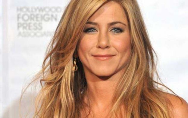 Jennifer Aniston já afirmou que é fuma de vez em quando, com moderação. Segundo ela, não é o mesmo que cheirar cocaína e injetar heroína