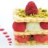Mil folhas gelado com framboesas e pistache