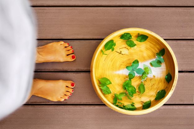 DESINTOXICAÇÃO PELOS PÉS 