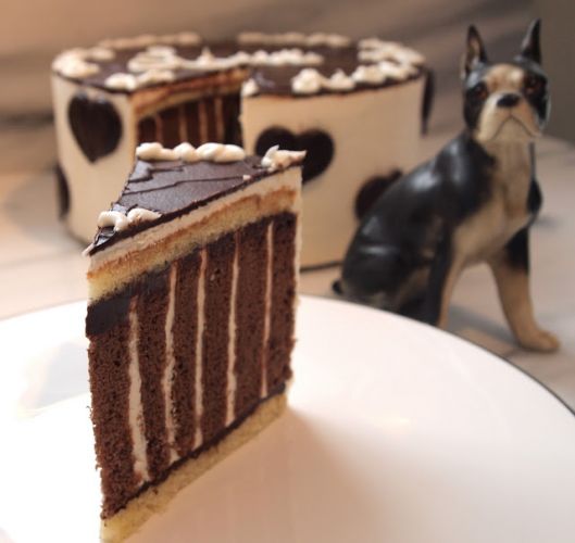 um maravilhoso bolo vertical