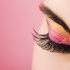 Exagerar com o rímel ou cílios postiços