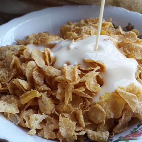 Para o café da manhã, a rainha Elizabeth II da Inglaterra come ...