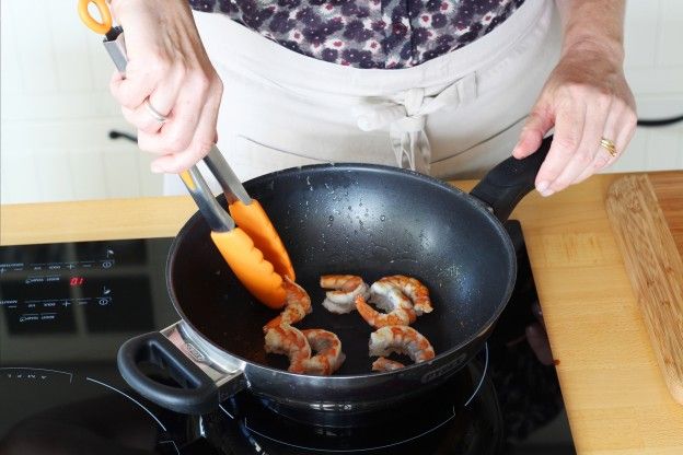 Revirar os camarões