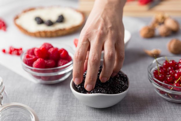 Para um peito saudável, frutas vermelhas, sementes de linhaça e soja são os alimentos preferidos