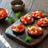 45min -Bruschetta de berinjela com mussarela de búfala e tomate
