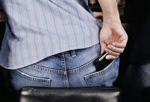 2. Carteira no bolso