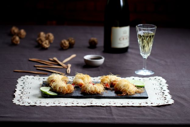 Camarões empanados com cabelo de anjo