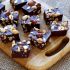 Quadrados de chocolate com Nutella, avelãs e amêndoas