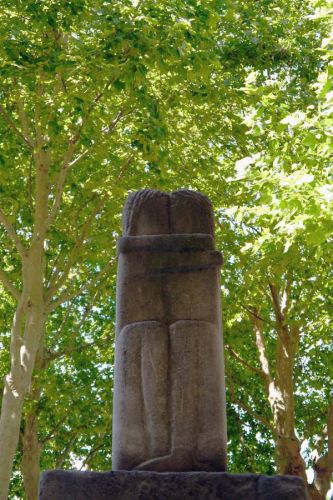 Diante do Beijo de Brâncusi