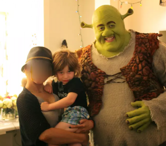 O filho de christina aguilera