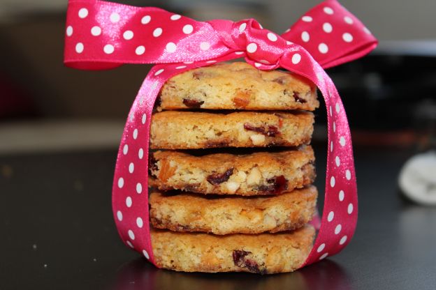 Cookies americanos com chocolate branco e cranberries