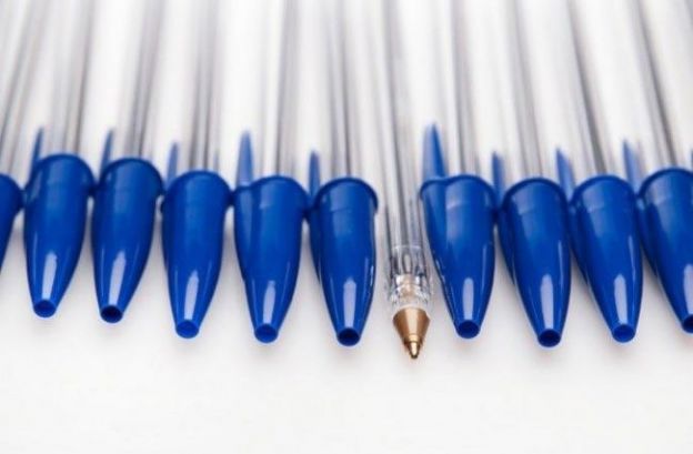 Furo na tampa da caneta