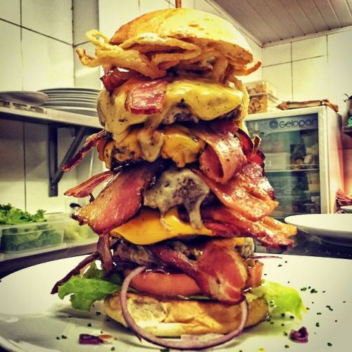 Ezequiel 25.7 da lanchonete Big Kahuna Burger