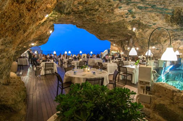 Restaurante Grotta Palazzese na Itália