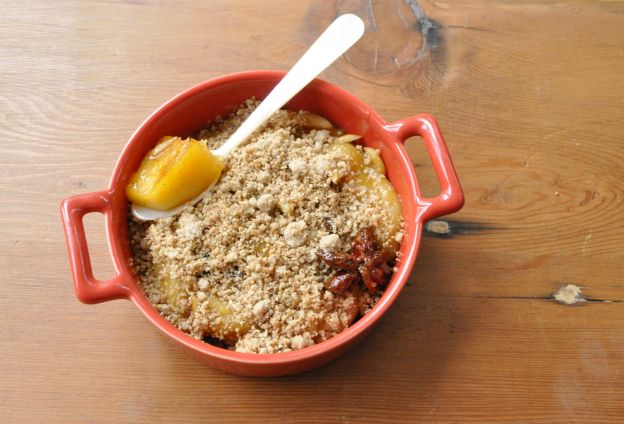 Crumble de maçãs e farinha escura