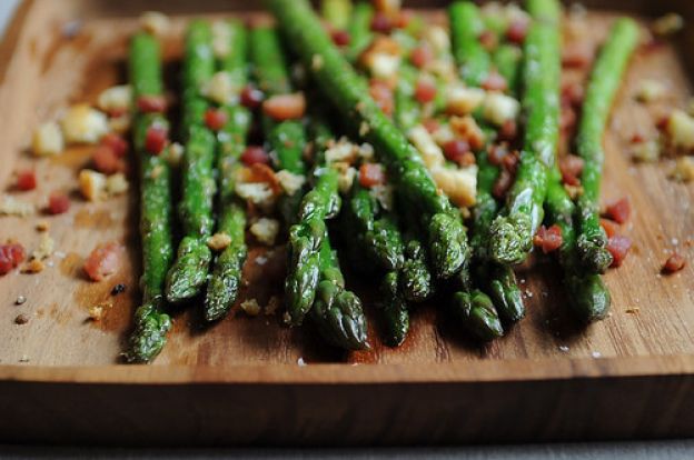 Aspargos com pancetta