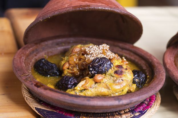 Tajine com ameixas do Marrocos