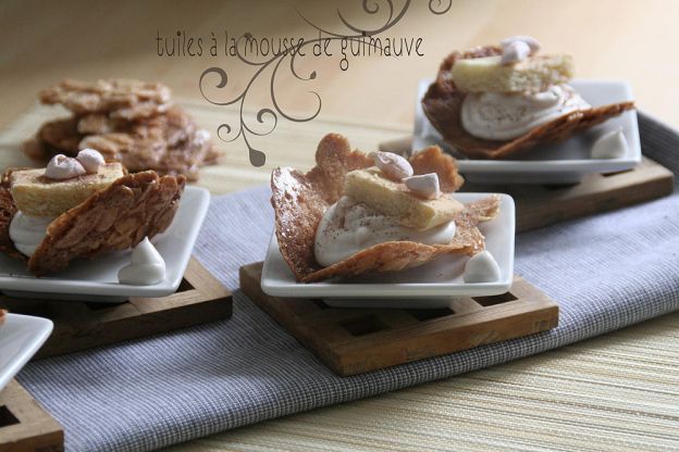 Telhas de amêndoas e cacau