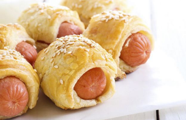 Folhados de salsicha