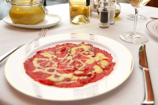 O clássico carpaccio do Harry's Bar!