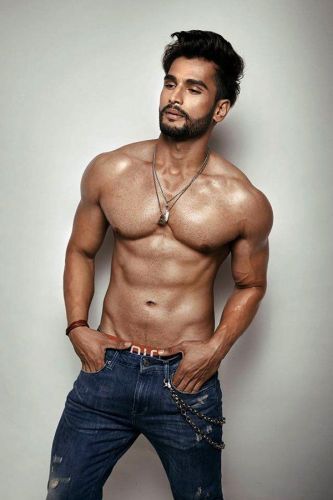 Rohit Khandelwal - 'Mister Mundo 2016'