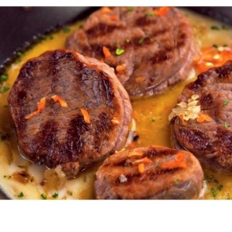 Bife com molho de requeijão