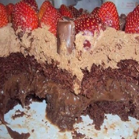 Torta de chocolate e morangos