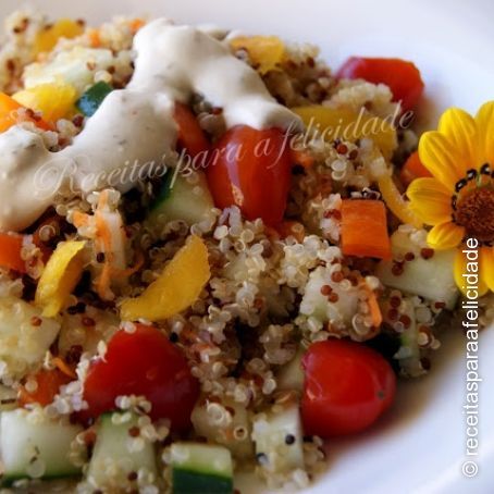 Salada fria de Quinoa com Molho de Natas e Iogurte