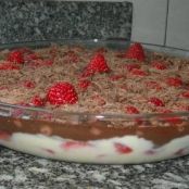 Receita de Torta Gelada de Bis e Morango