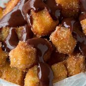 CHURROS CASEIRO com CHOCOLATE ou DOCE de LEITE!