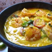 Moqueca de peixe ao molho de camarão 