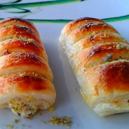 pão de batata com ricota e pistache