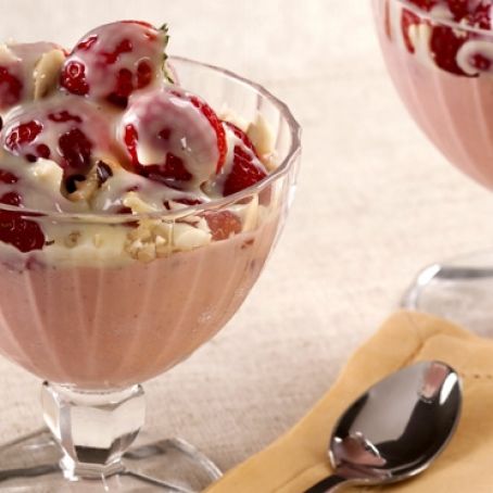 Creme gelado de morango e leite condensado