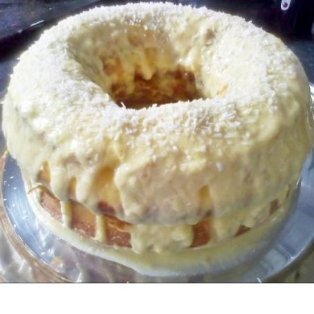 Bolo de laranja com cobertura de laranja