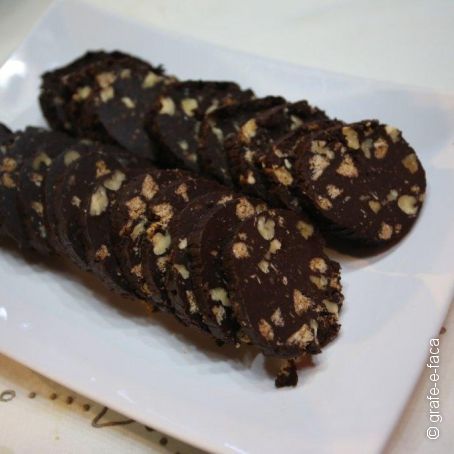 Salame de Chocolate Rico com Nozes