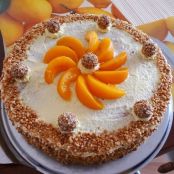 Torta de bombom  Raffaello com pêssegos em calda