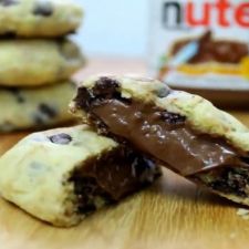 Cookies de Nutella com gotas de chocolate