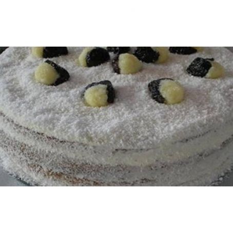 Bolo de ameixa preta