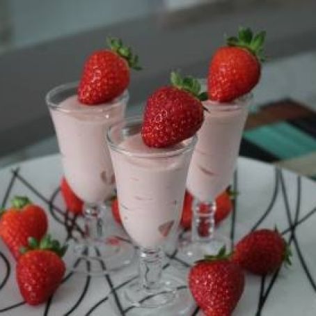 Danoninho caseiro com creme de leite 